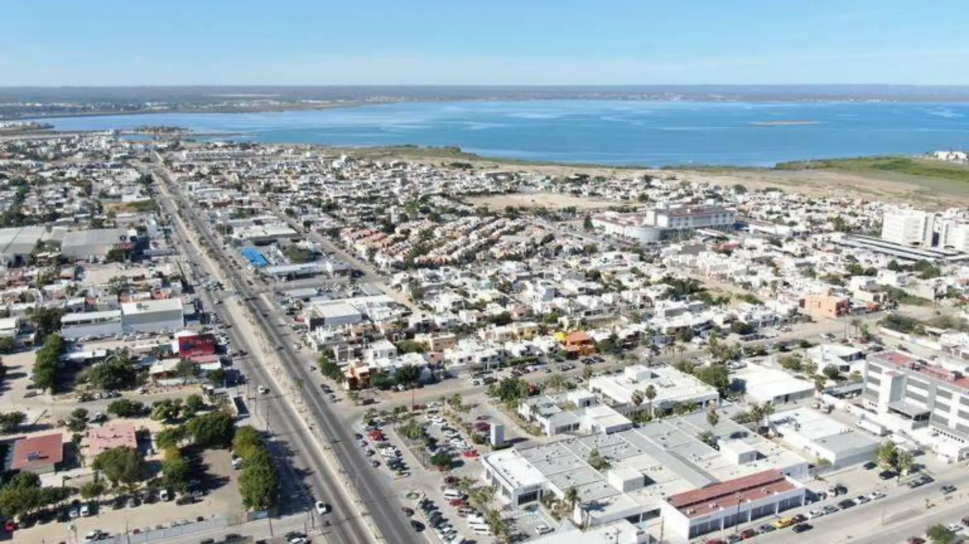 Ciudad calles y bahia de la paz